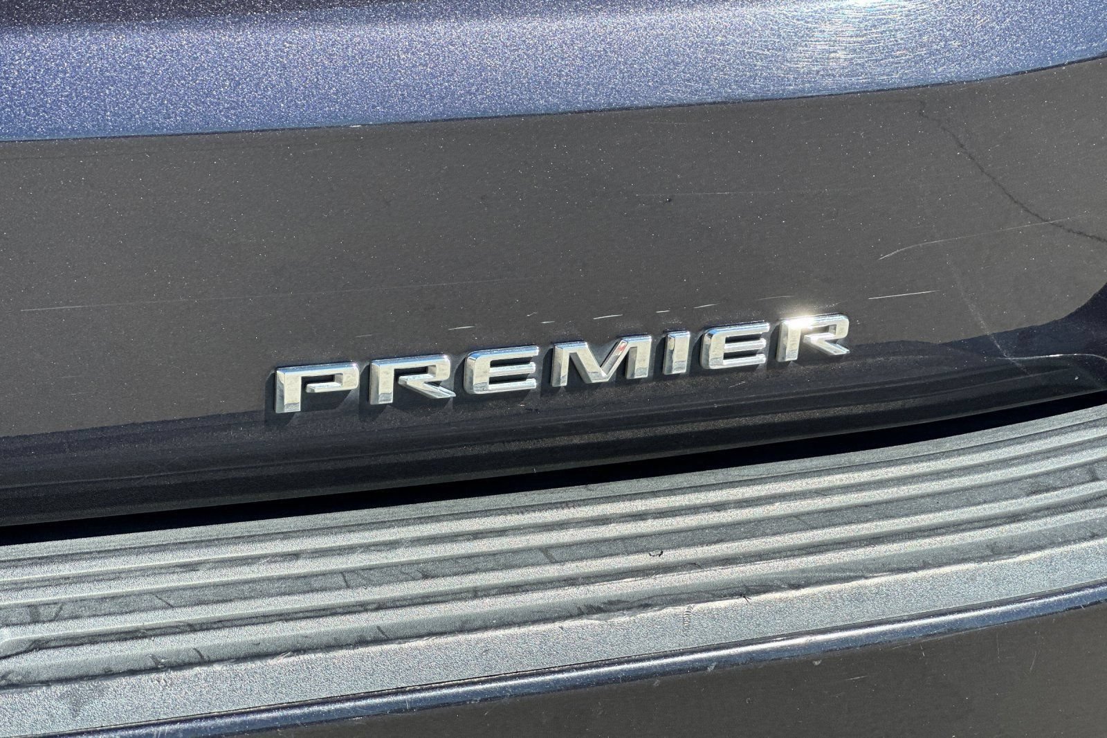 Used 2023 Chevrolet Suburban Premier AWD/4WD image 27