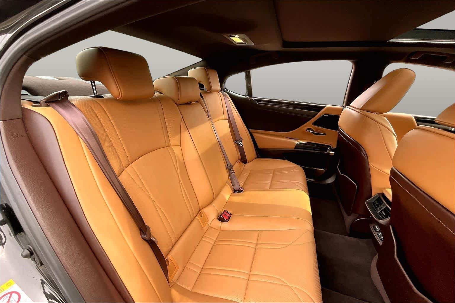 Used 2019 Lexus ES 350 Ultra Luxury w/ Accessory Package 2 FWD image 21