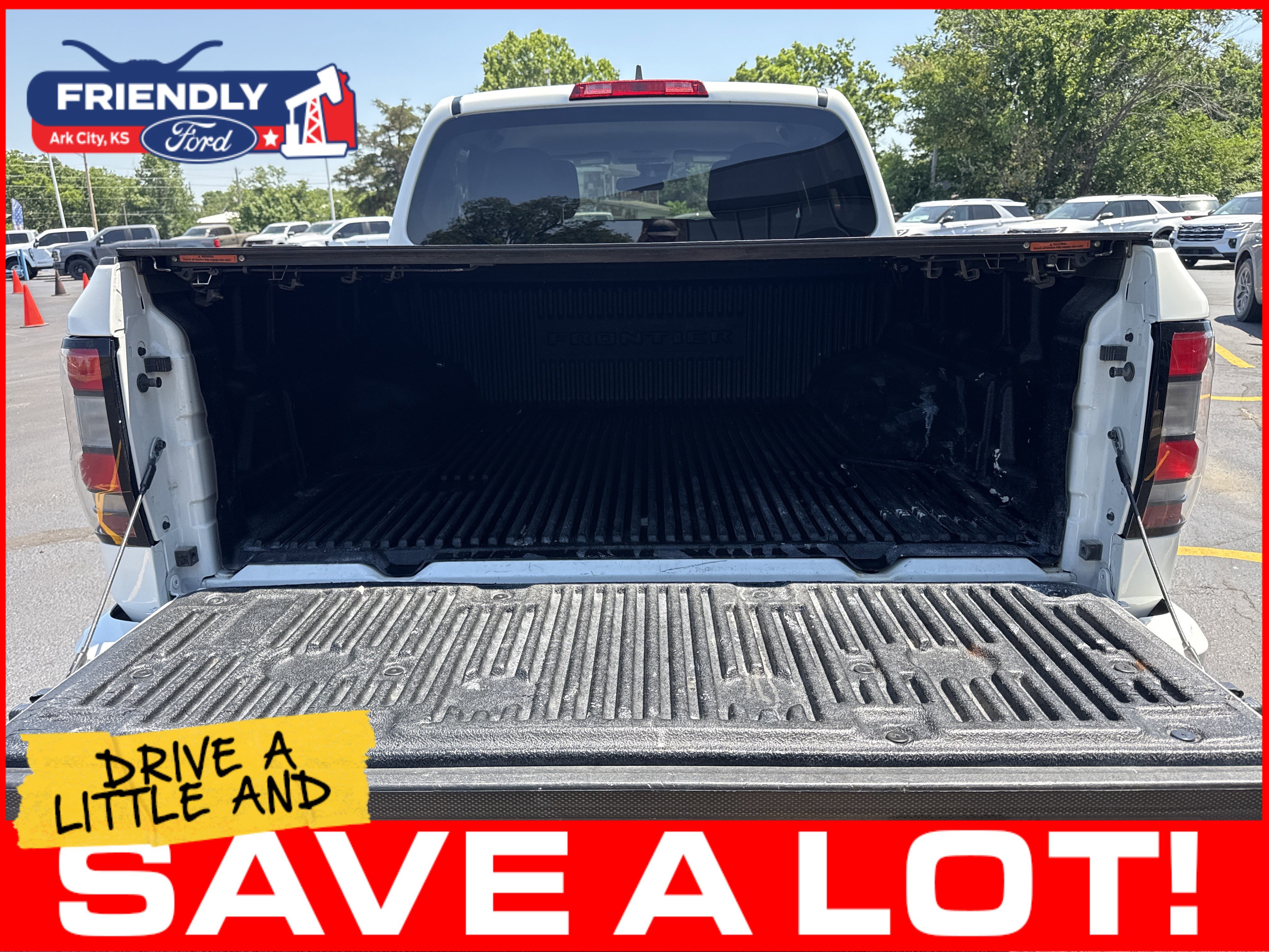 Used 2023 Nissan Frontier SV RWD image 17