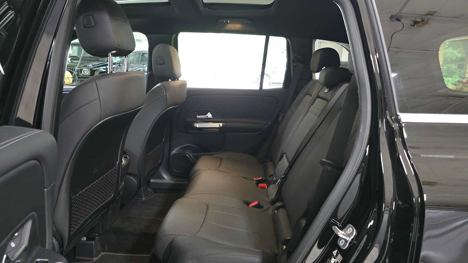 Used 2026 Mercedes-Benz GLB 250 4MATIC image 17