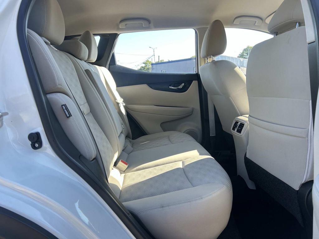 Certified 2020 Nissan Rogue Sport SV w/ All-Weather Package AWD/4WD image 16