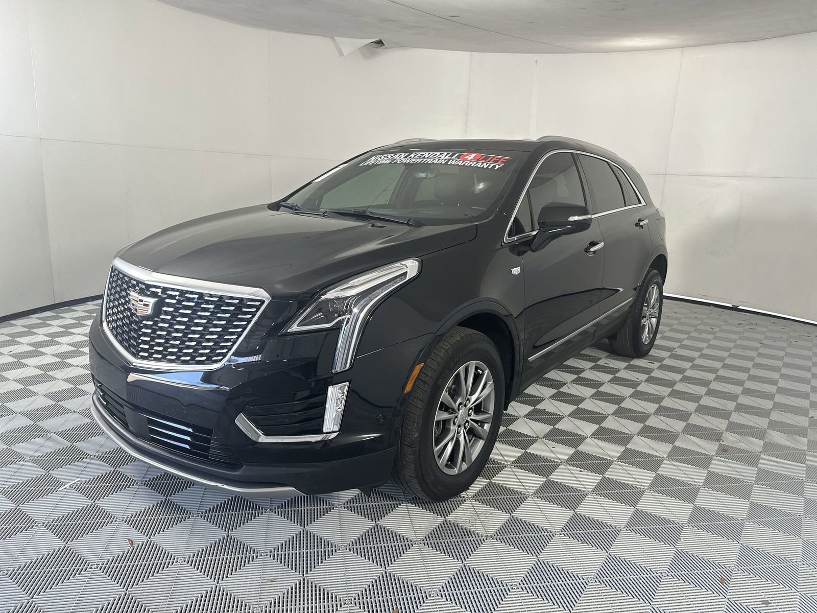 Used 2023 Cadillac XT5 Premium Luxury w/ Technology Package FWD image 4