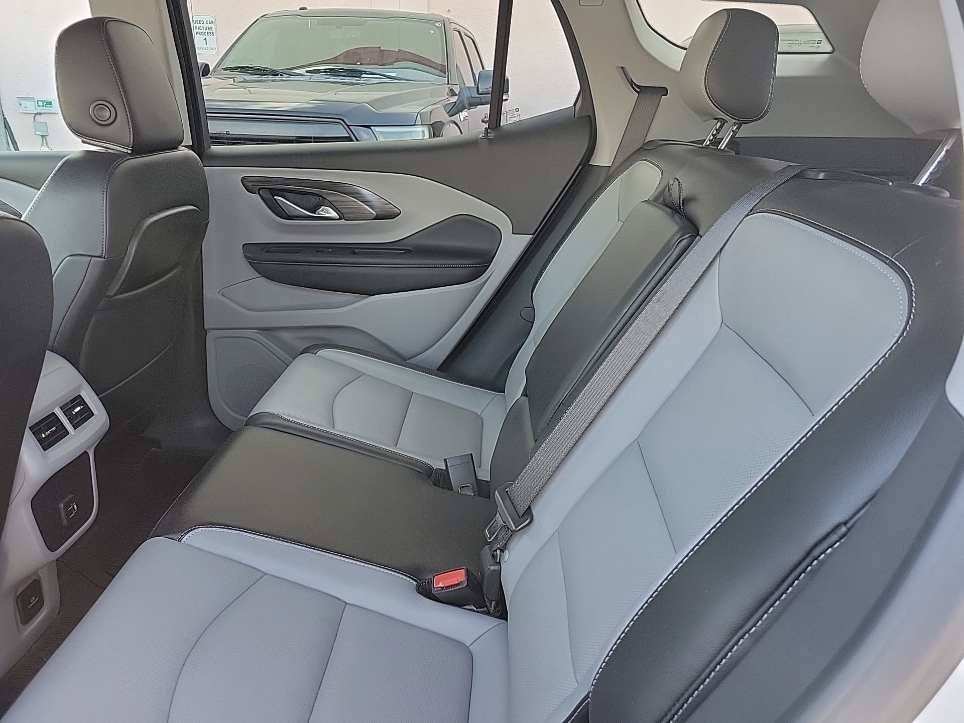 Used 2023 GMC Terrain SLT w/ LPO, Floor Liner Package image 21