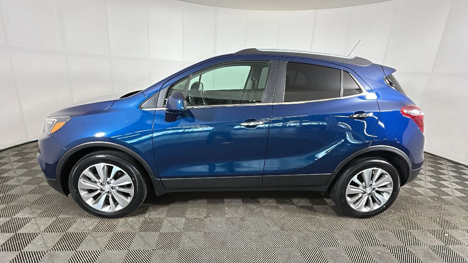 Used 2020 Buick Encore Preferred FWD image 7