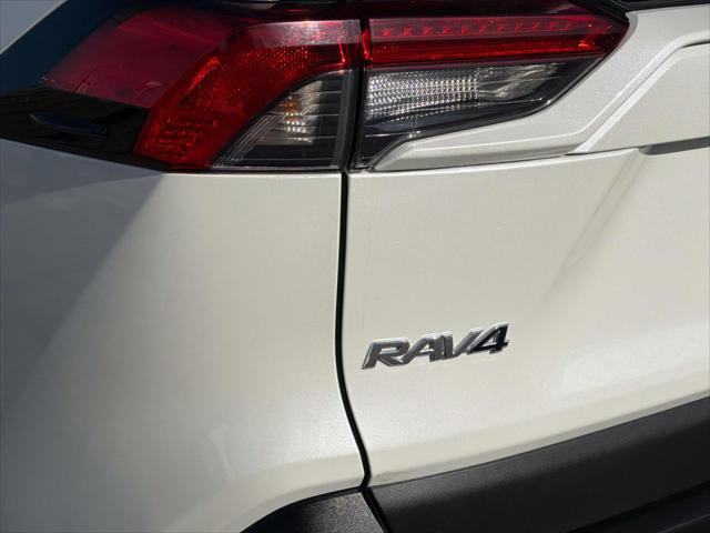 Certified 2022 Toyota RAV4 XLE Premium FWD image 6