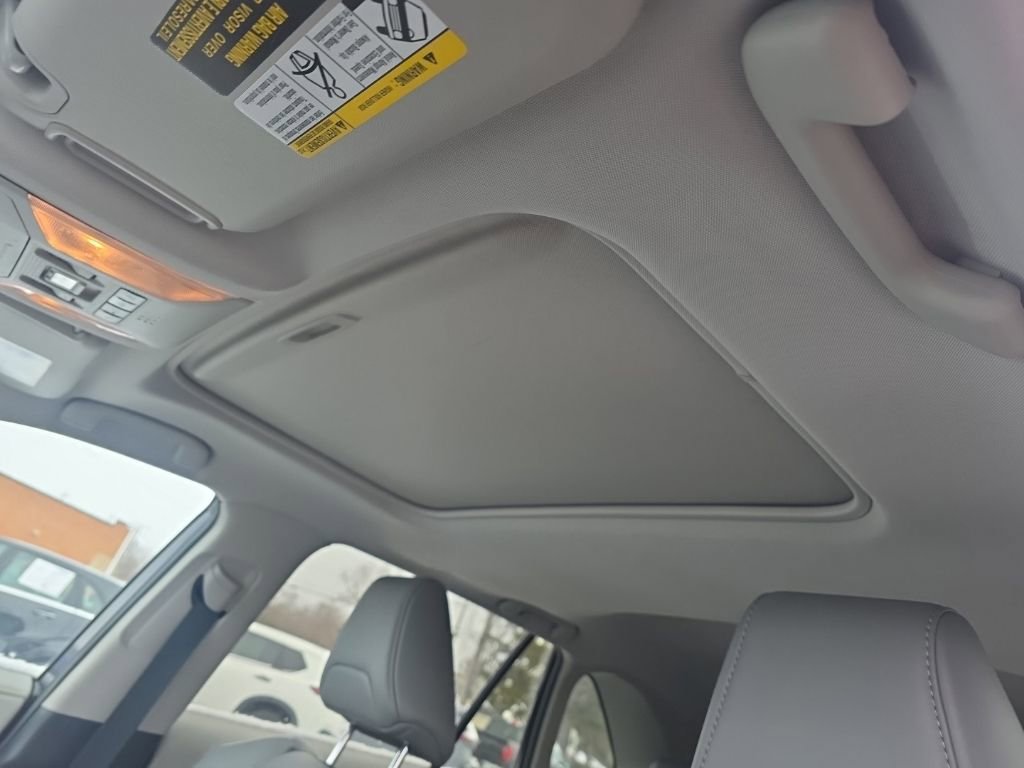 Used 2021 Toyota RAV4 Limited image 13