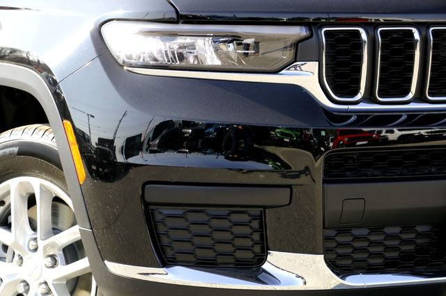 New 2025 Jeep Grand Cherokee L Laredo w/ Luxury Tech Group I RWD image 3