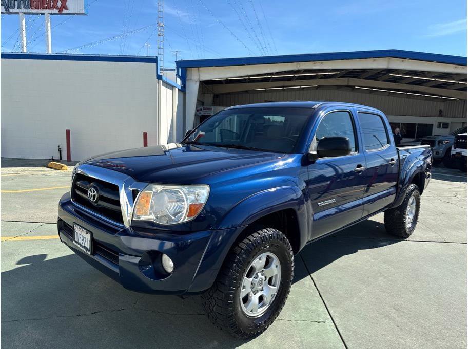 Used 2005 Toyota Tacoma w/ TRD Off-Road Package image 2