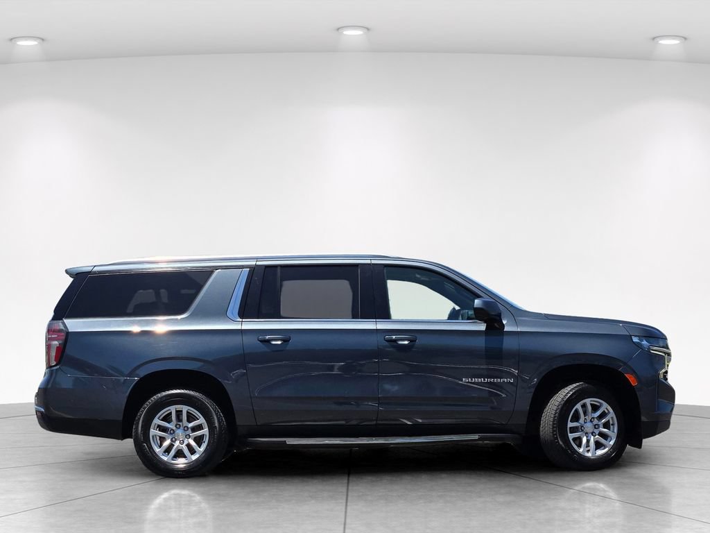 Used 2021 Chevrolet Suburban LT AWD/4WD image 2