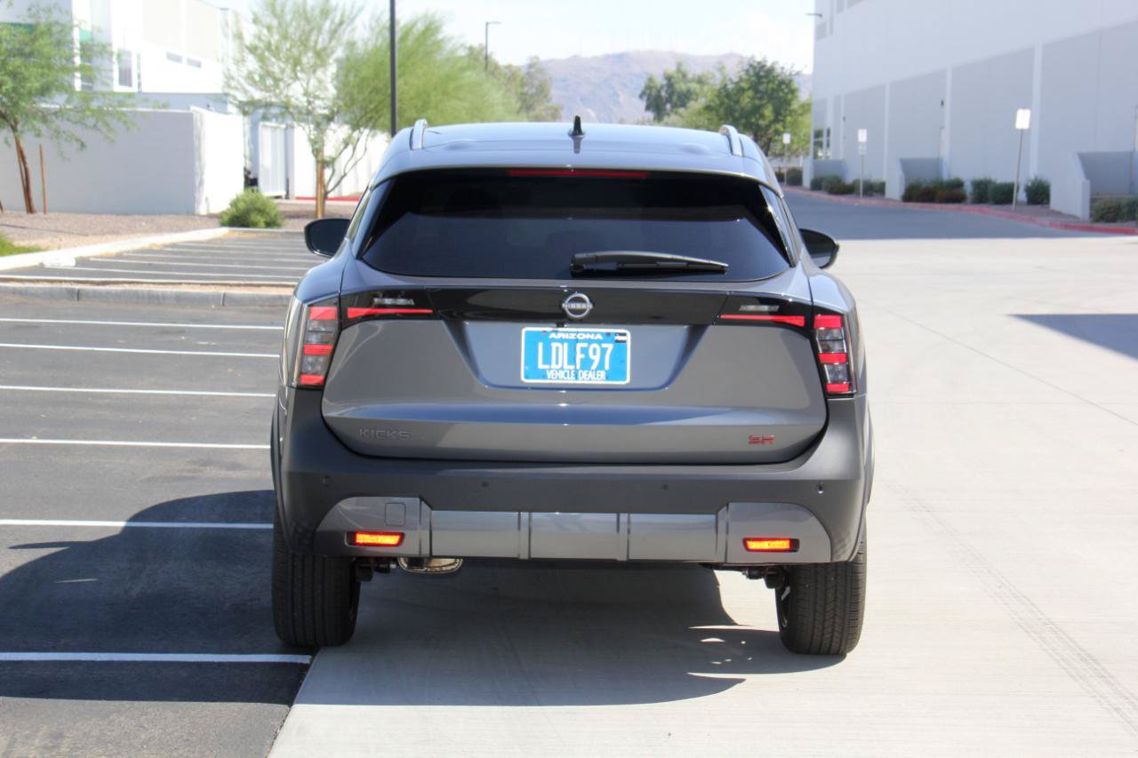 Used 2026 Nissan Kicks SR FWD image 6