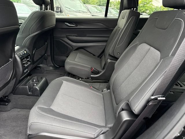 Used 2025 Jeep Grand Cherokee L Laredo w/ Luxury Tech Group I AWD/4WD image 23