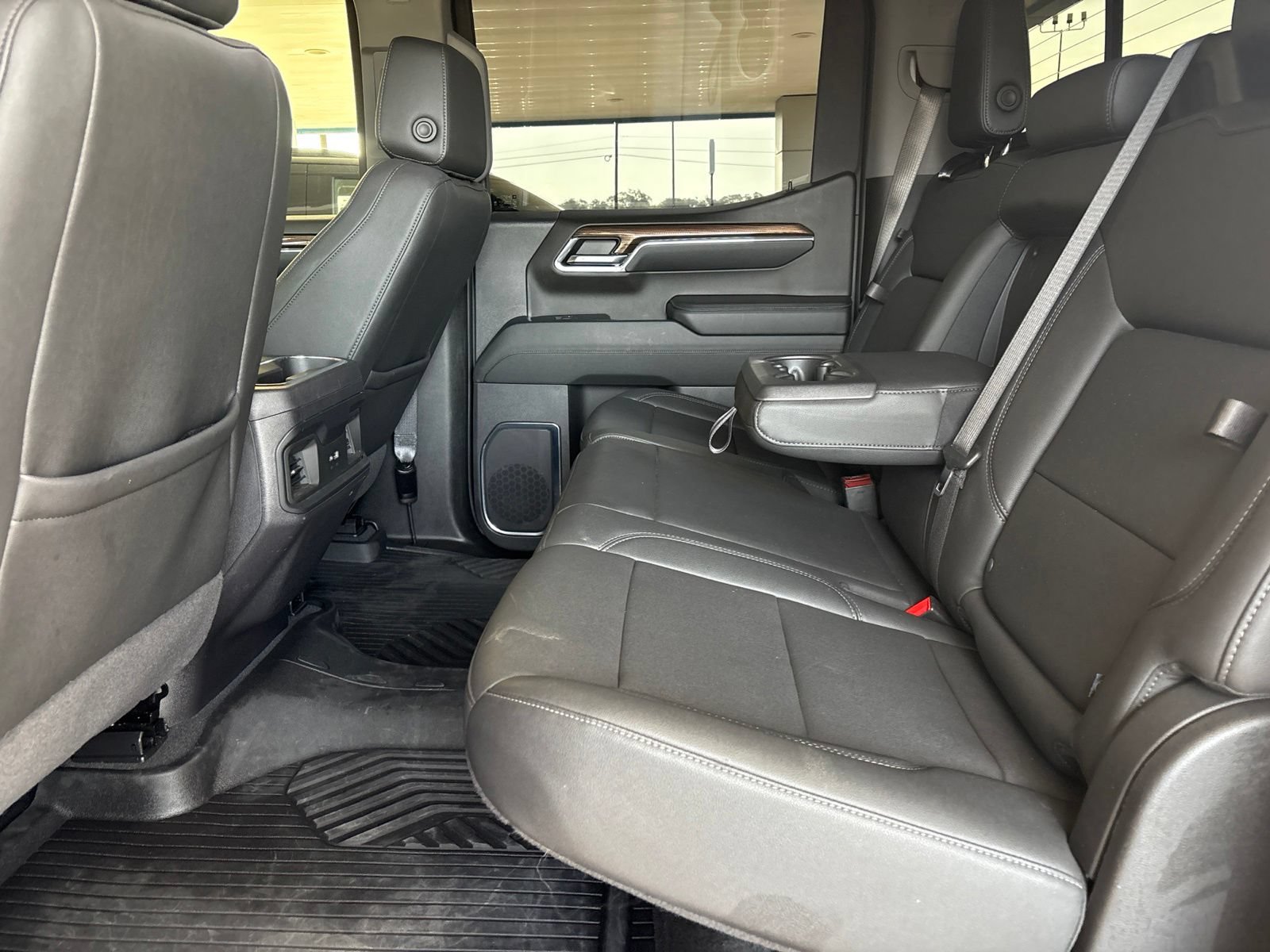 Used 2024 Chevrolet Silverado 1500 LT Trail Boss w/ Convenience Package II AWD/4WD image 16