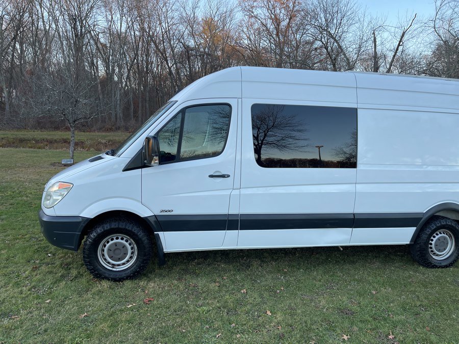 Used 2011 Freightliner Sprinter 2500 image 21