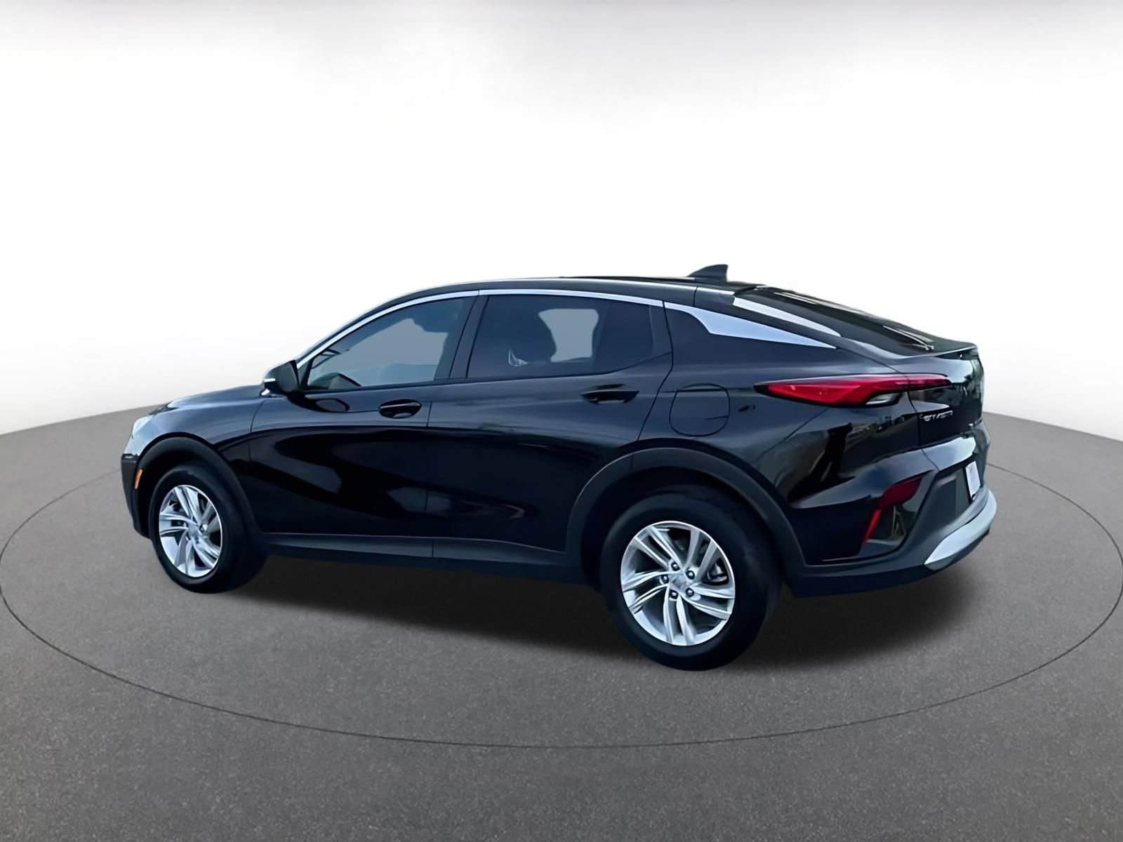 Used 2025 Buick Envista Preferred image 16