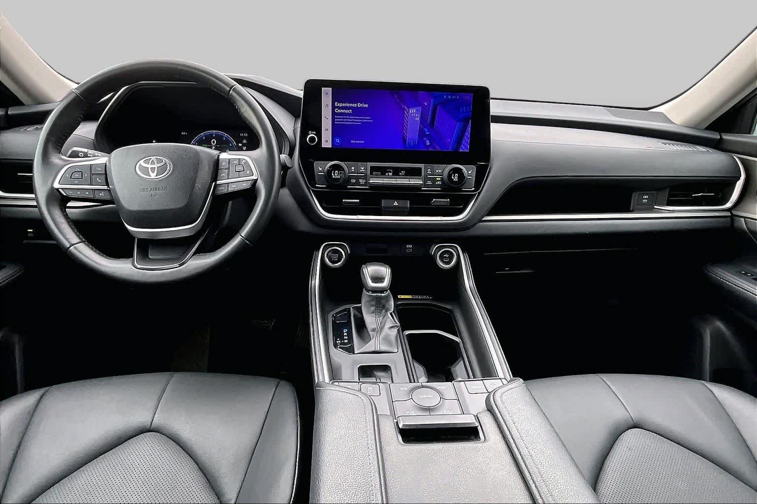 Used 2025 Toyota Grand Highlander AWD image 16