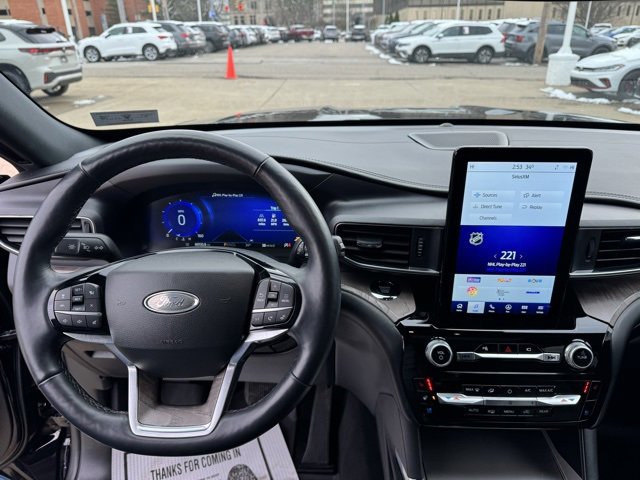 Used 2022 Ford Explorer Platinum w/ Equipment Group 601A image 15