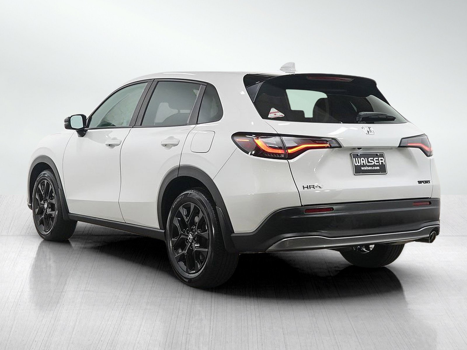 Used 2024 Honda HR-V Sport image 3