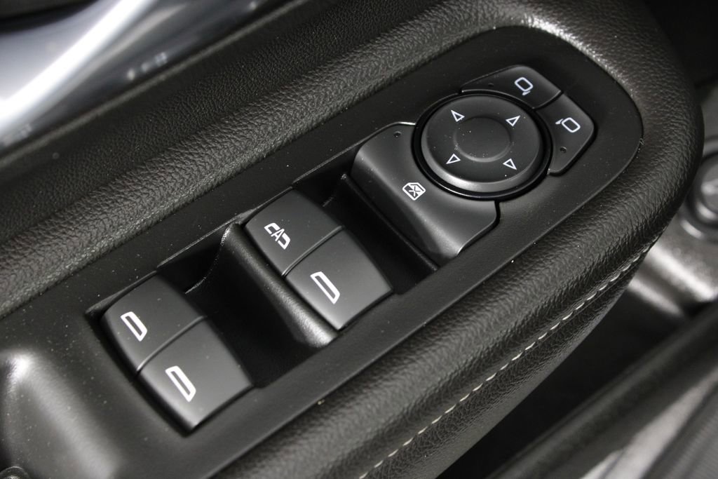 Used 2023 GMC Terrain SLE w/ Driver Convenience Package image 22