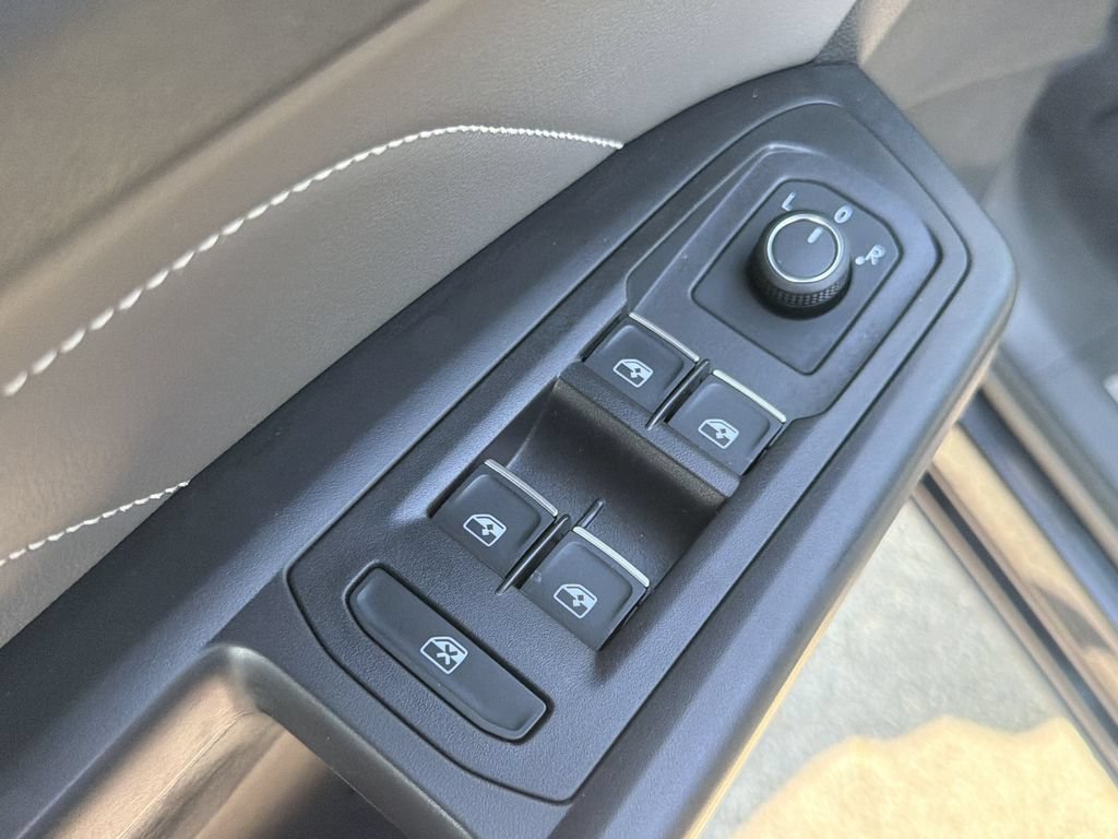 Used 2023 Volkswagen Atlas SE w/ Panoramic Sunroof Package FWD image 25