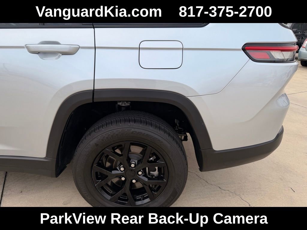 Used 2024 Jeep Grand Cherokee L Laredo AWD/4WD image 9