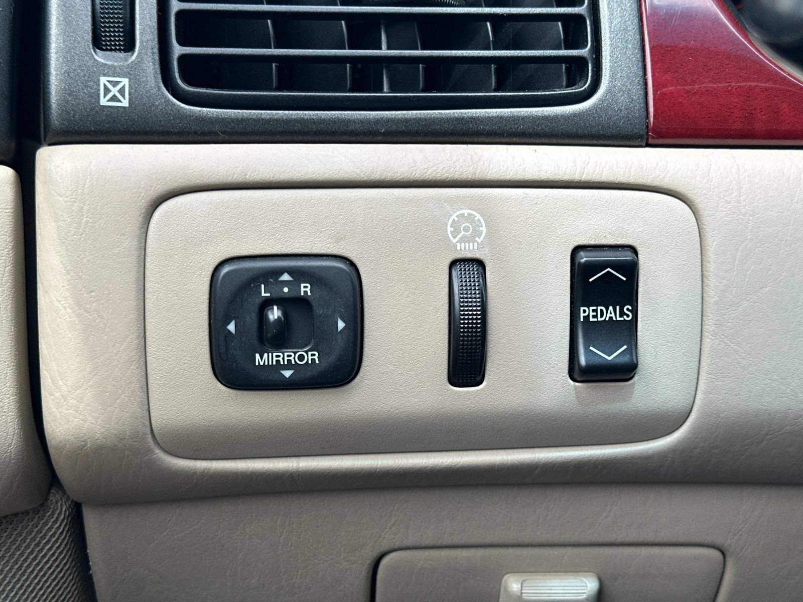 Used 2003 Lexus ES 330 FWD image 24
