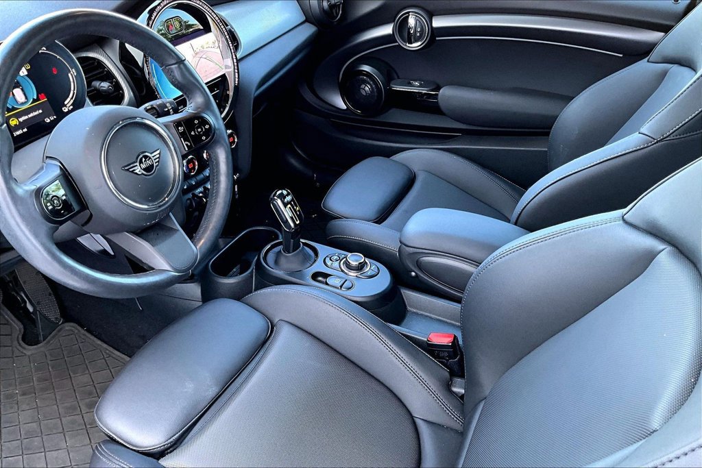 Used 2024 MINI Cooper SE FWD image 18