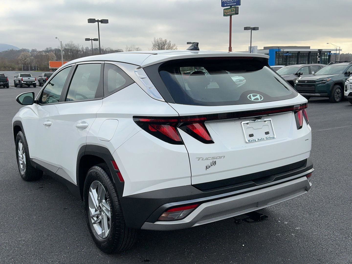 Certified 2025 Hyundai Tucson SE image 10