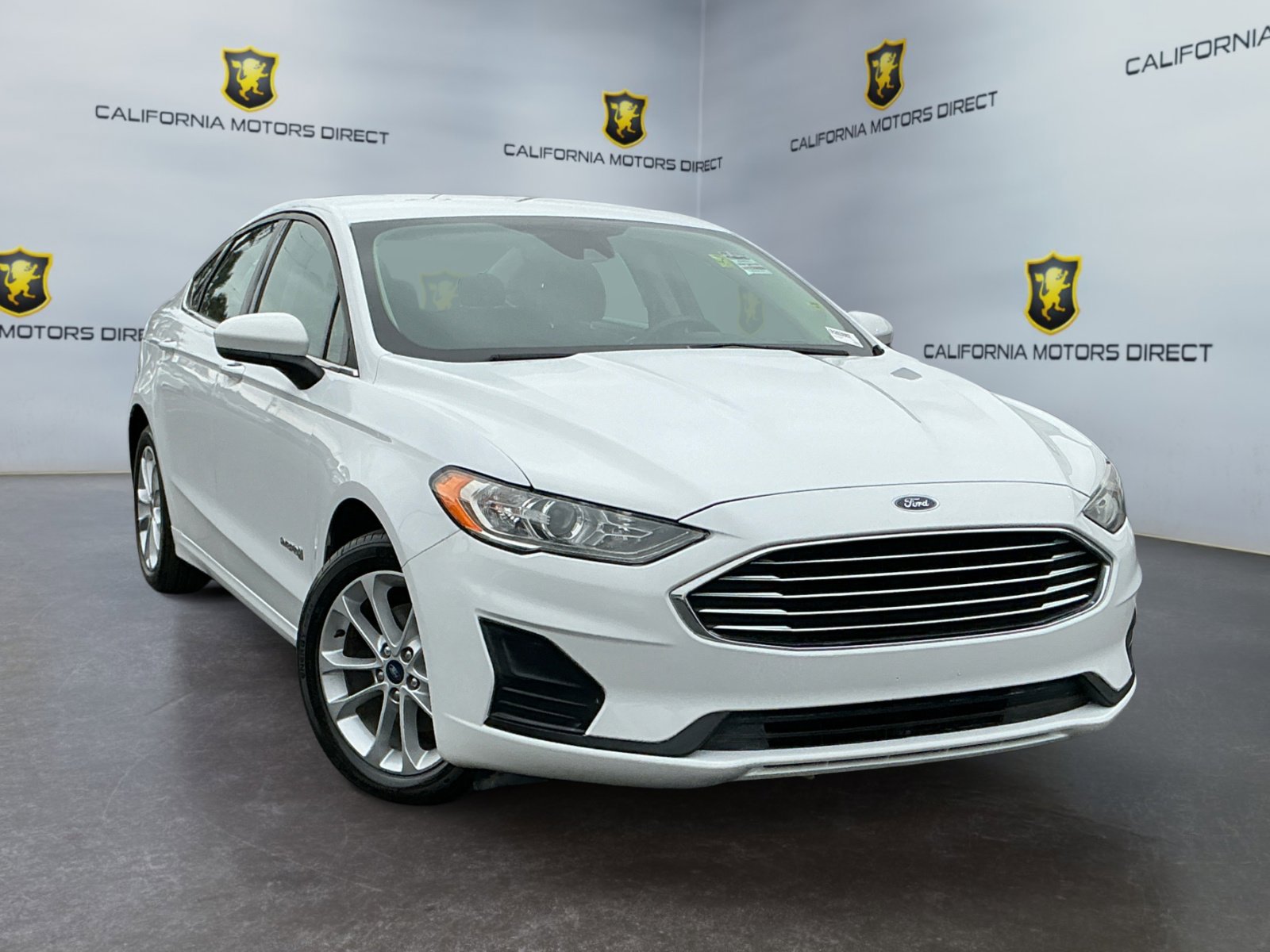 Used 2019 Ford Fusion SE FWD image 3