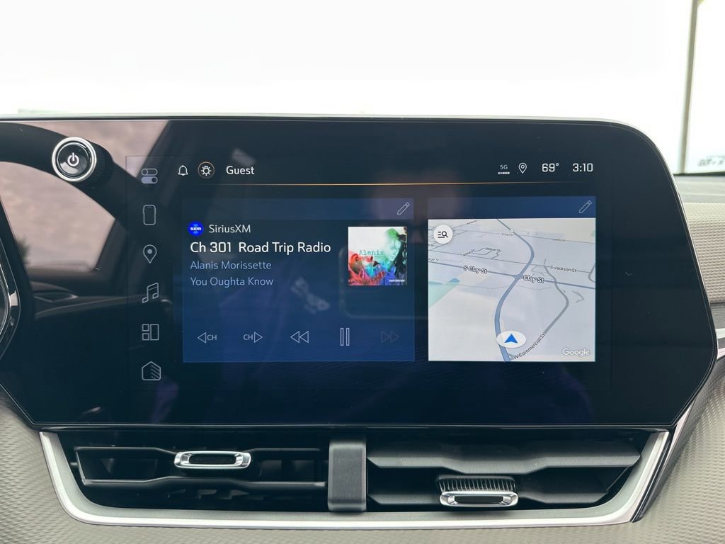 New 2026 Chevrolet Equinox LT w/ Convenience Package II FWD image 8
