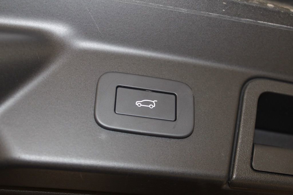 Certified 2025 Land Rover Range Rover Velar S AWD/4WD image 42