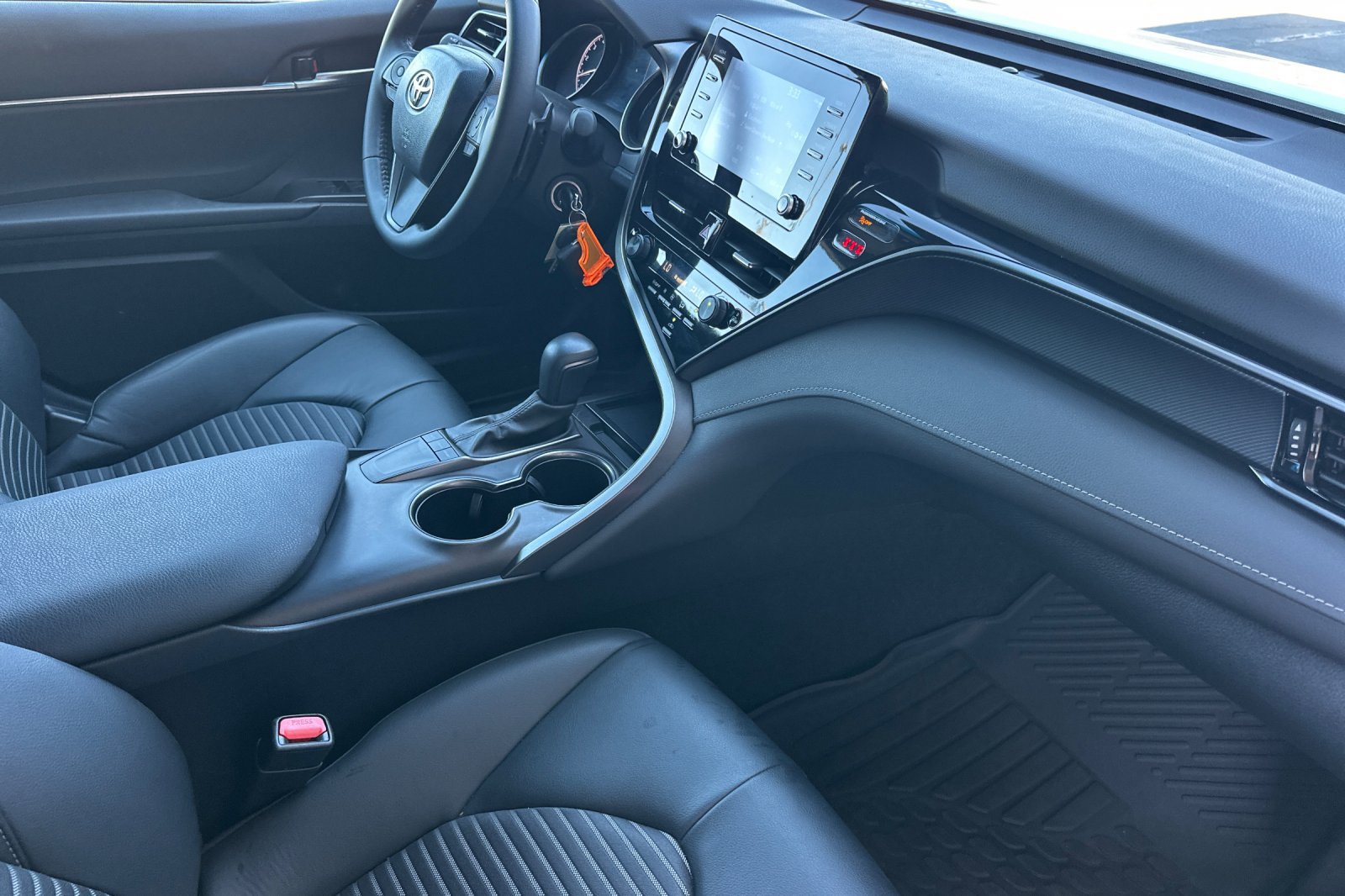 Certified 2024 Toyota Camry SE FWD image 15