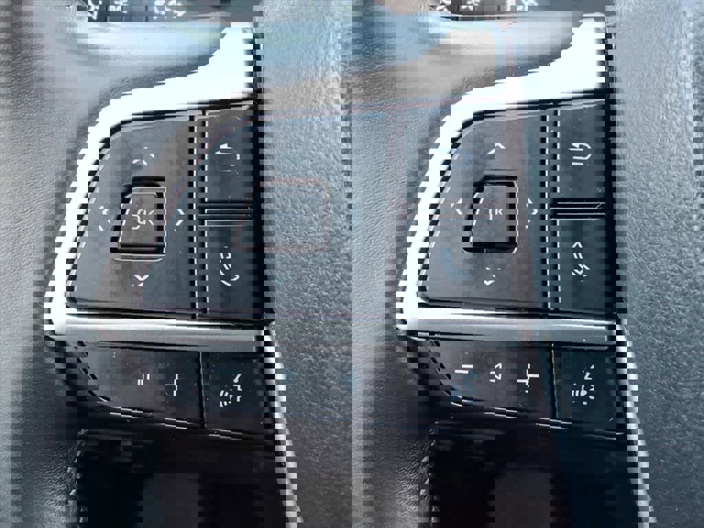 Used 2023 Toyota Highlander XLE image 18