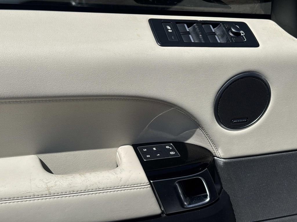 Used 2017 Land Rover Range Rover Sport Supercharged image 22