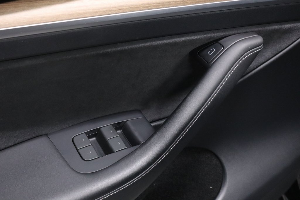 Used 2023 Tesla Model Y Long Range image 25