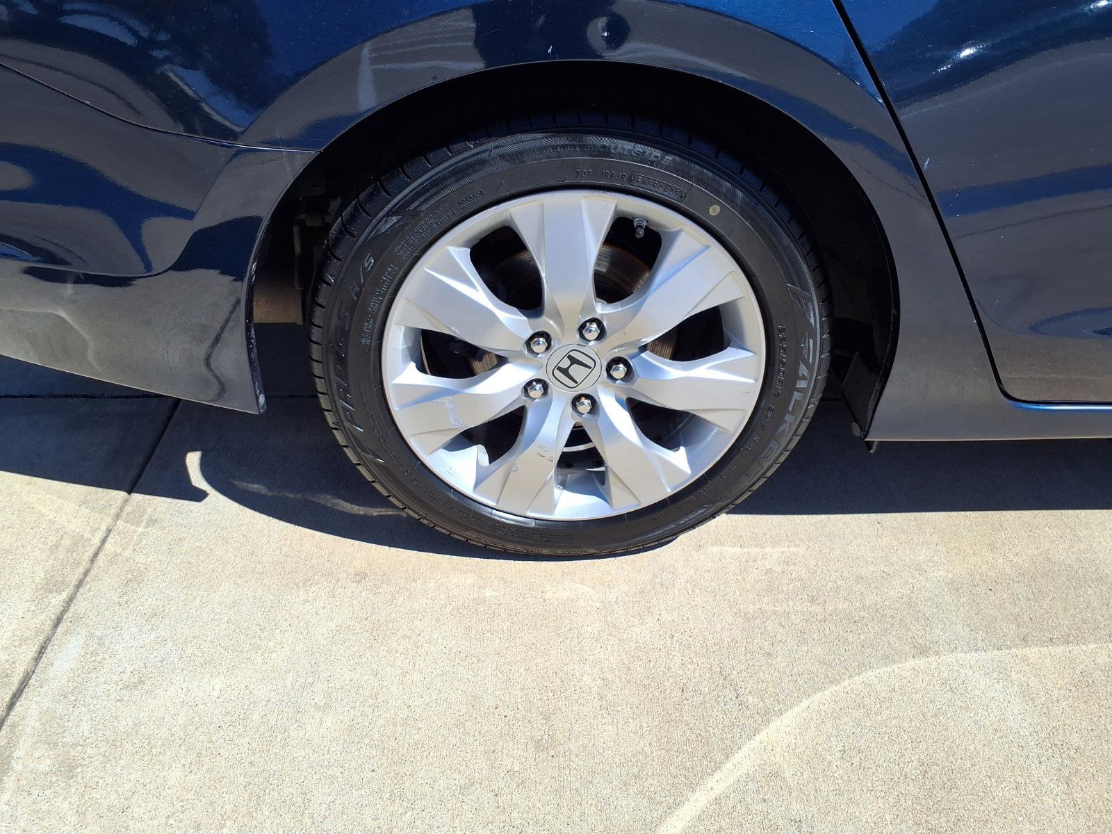 Used 2010 Honda Accord EX-L image 27