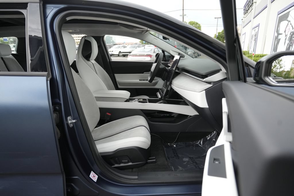 Used 2023 Fisker Ocean Extreme AWD/4WD image 31