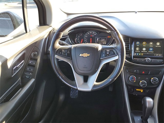 Used 2019 Chevrolet Trax LT w/ LT Convenience Package image 11