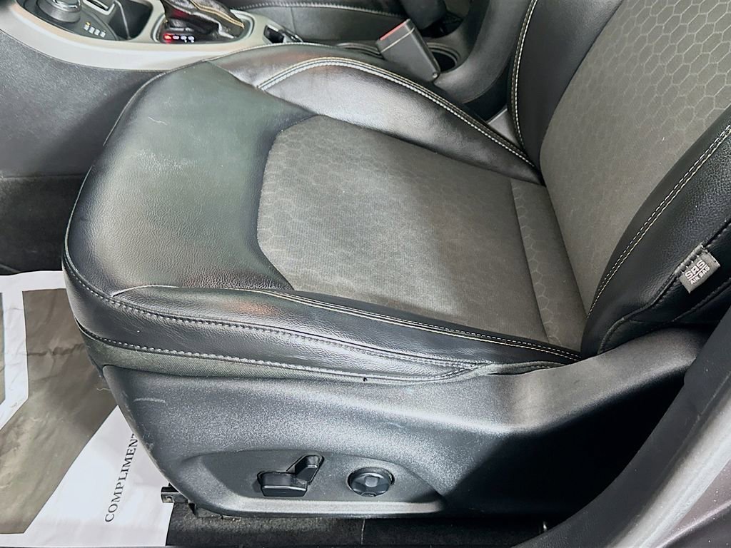 Used 2018 Jeep Compass Latitude w/ Popular Equipment Group image 19