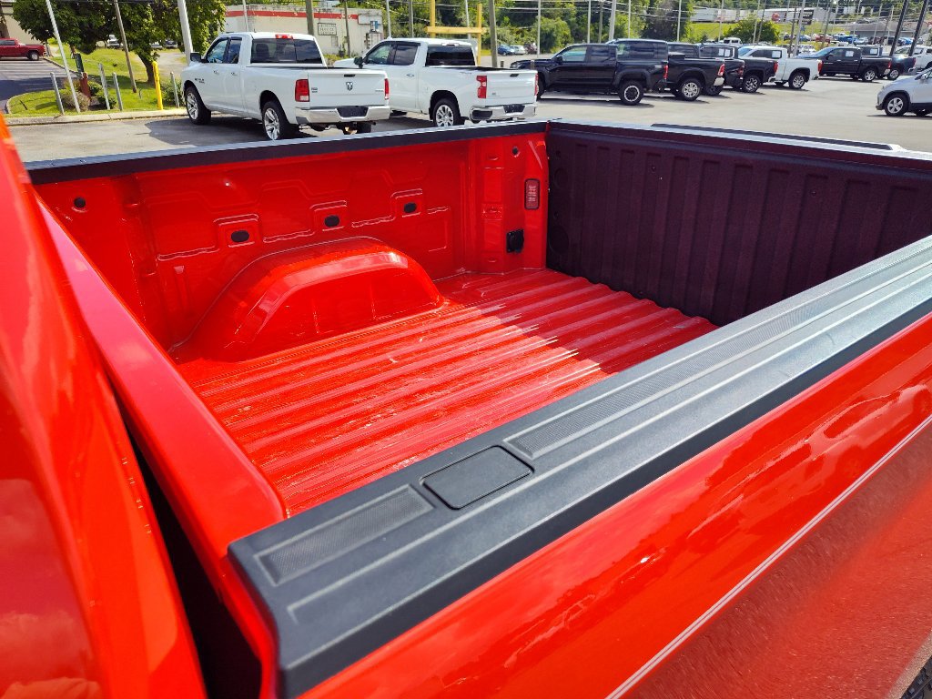 Used 2022 Chevrolet Silverado 1500 LT AWD/4WD image 11