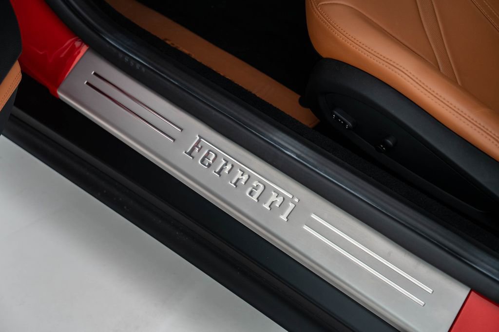 Used 2019 Ferrari 812 Superfast image 22