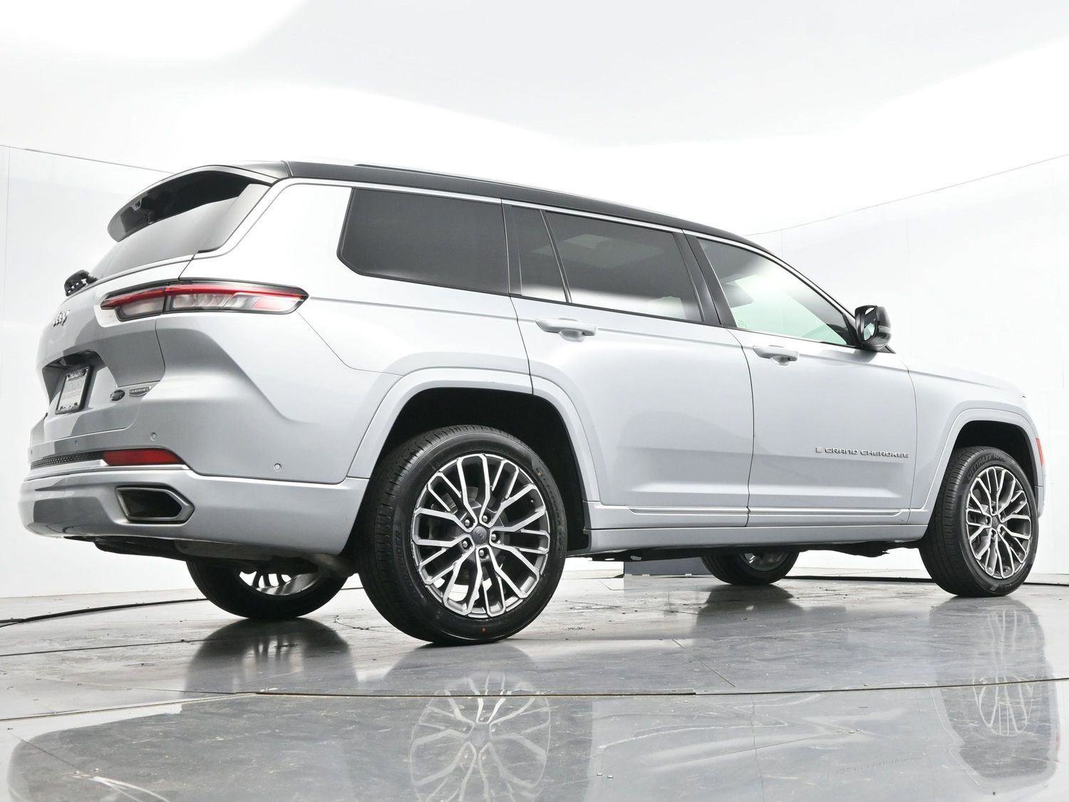 Used 2023 Jeep Grand Cherokee L Summit image 52