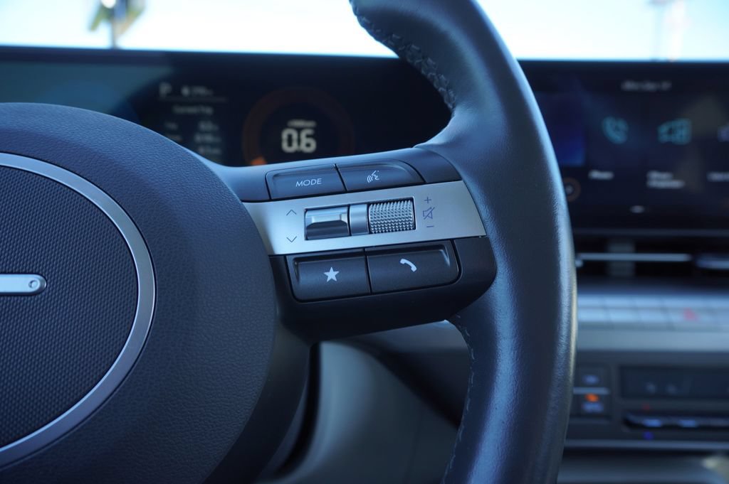 Used 2025 Hyundai Kona SEL FWD image 22