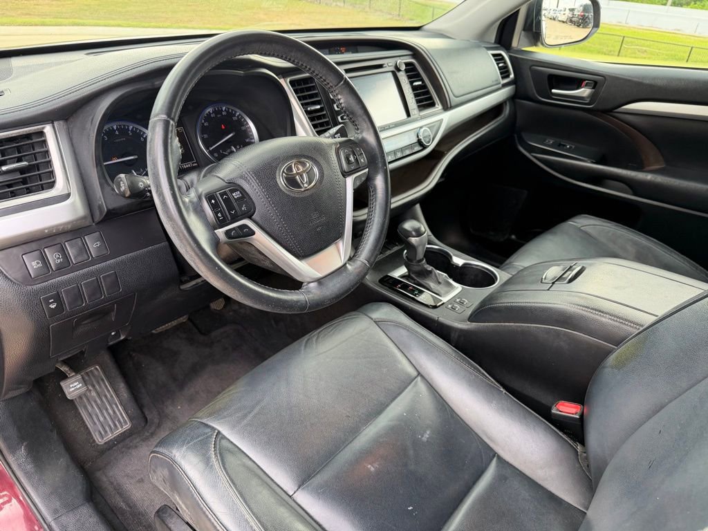 Used 2018 Toyota Highlander FWD V6 image 11