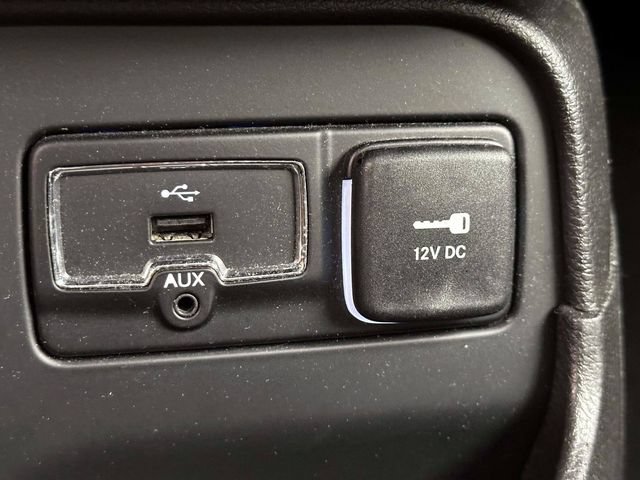 Used 2017 Jeep Renegade Trailhawk AWD/4WD image 22
