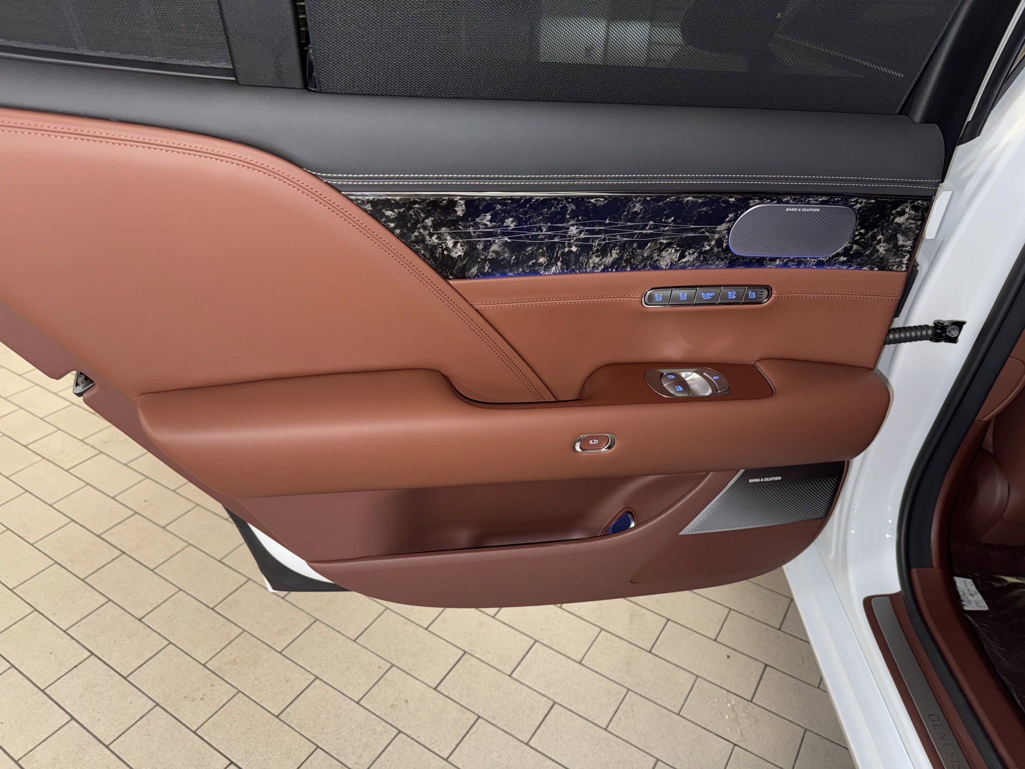 Used 2025 Genesis G90 3.5T image 25