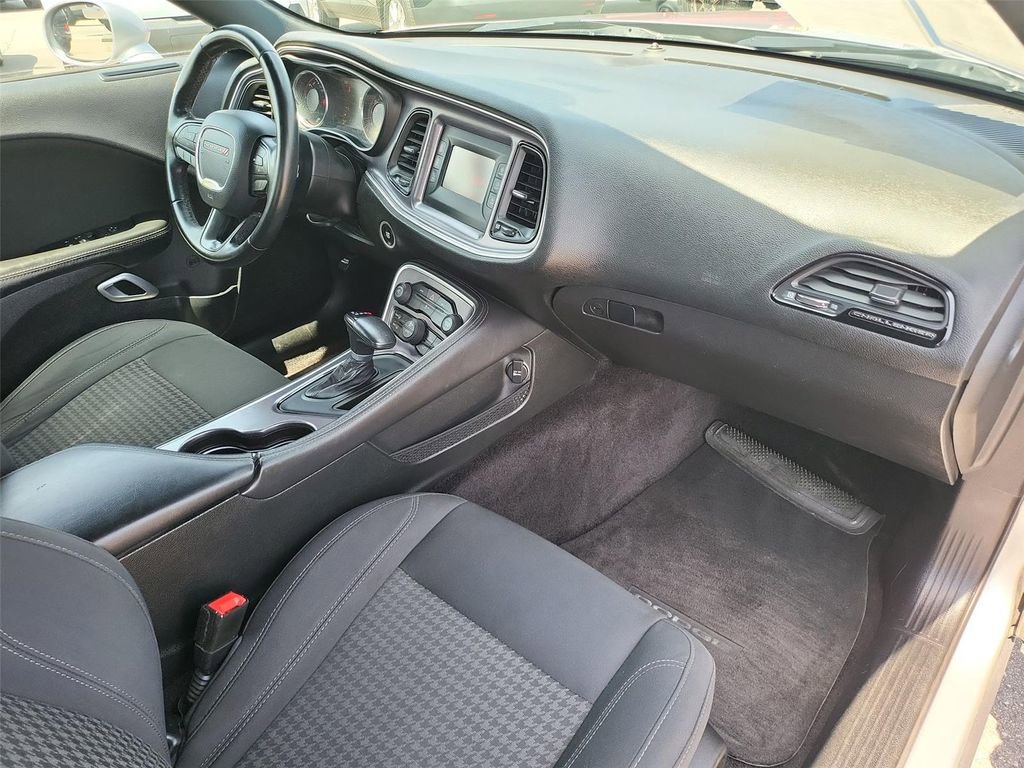 Used 2016 Dodge Challenger R/T RWD image 18