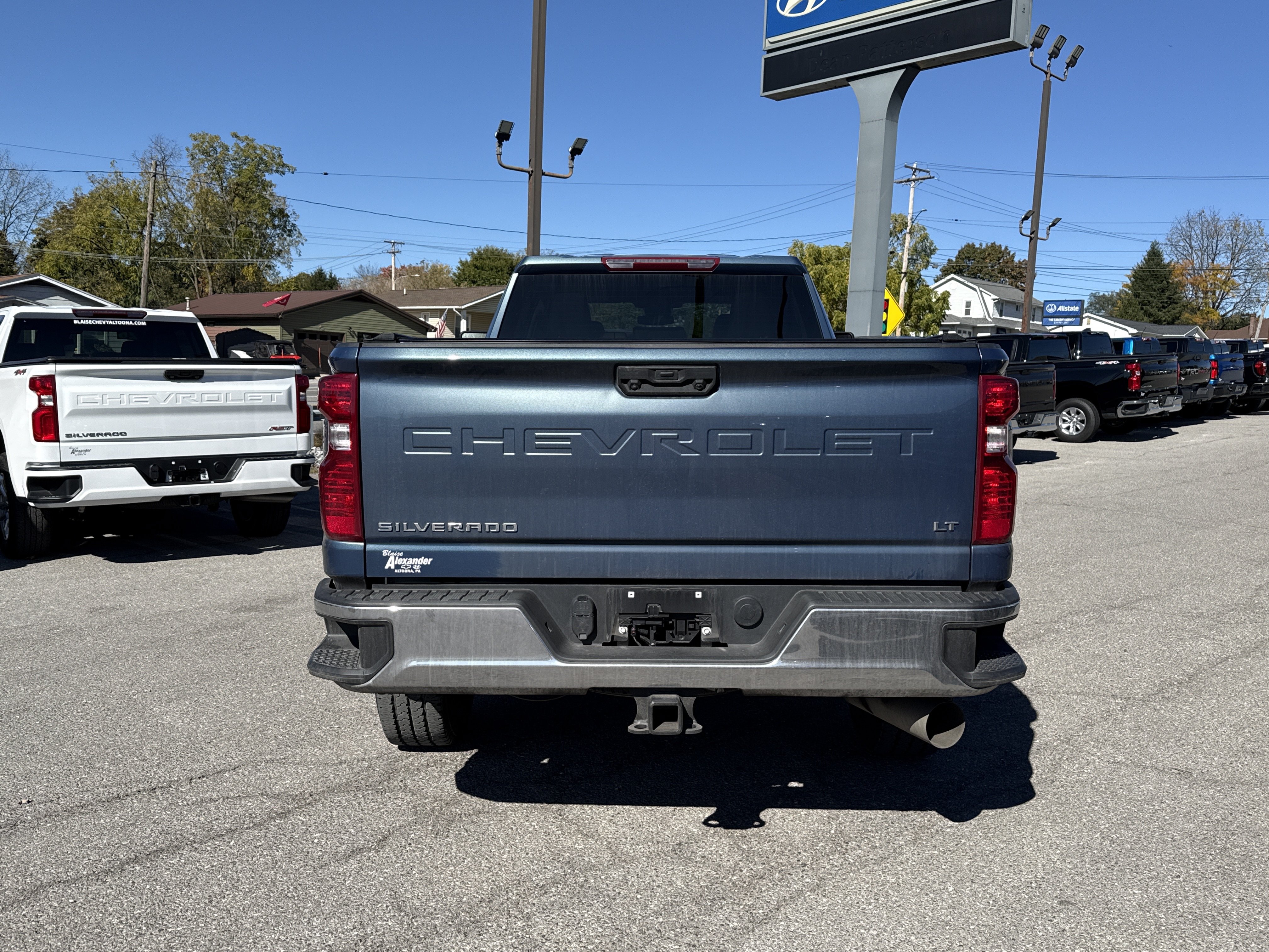 Used 2025 Chevrolet Silverado 2500 LT w/ Convenience Package AWD/4WD image 4