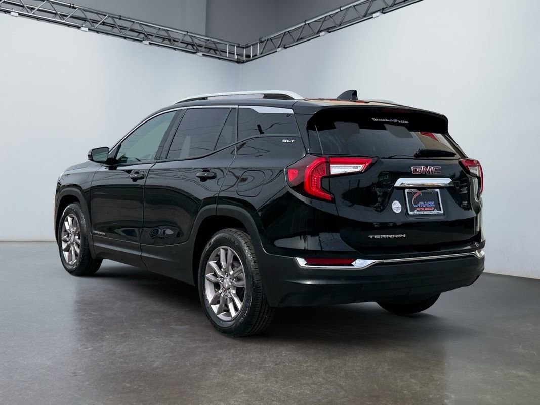 Used 2023 GMC Terrain SLT image 7