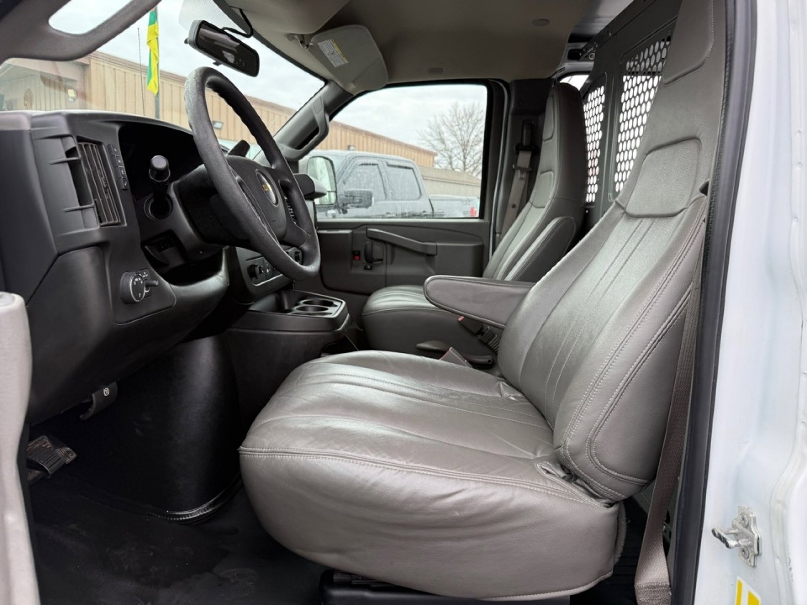 Used 2018 Chevrolet Express 2500 w/ Driver Convenience Package image 10