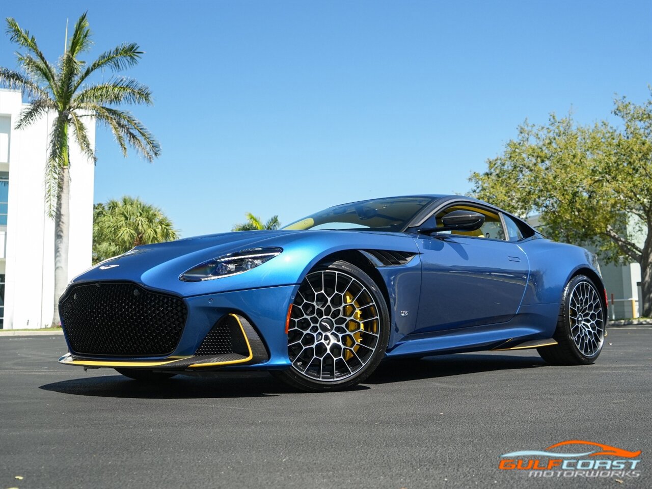 Used 2023 Aston Martin DBS Coupe RWD image 14